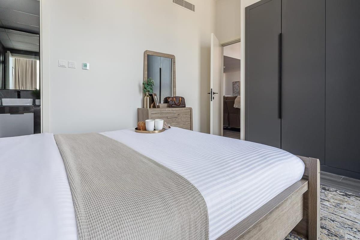 Frank Porter - Noor 3 Midtown Dubai