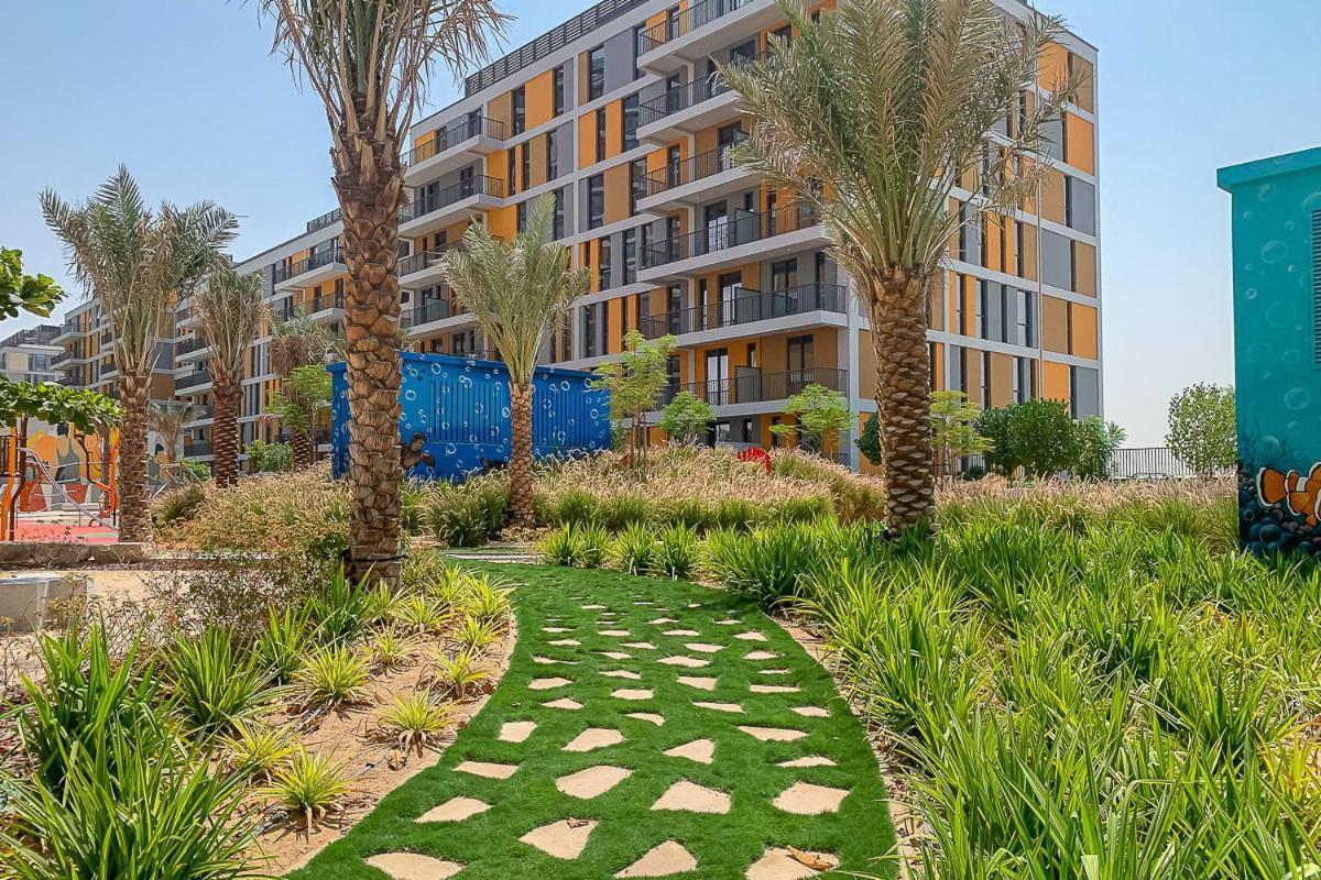 Frank Porter - Noor 3 Midtown Dubai
