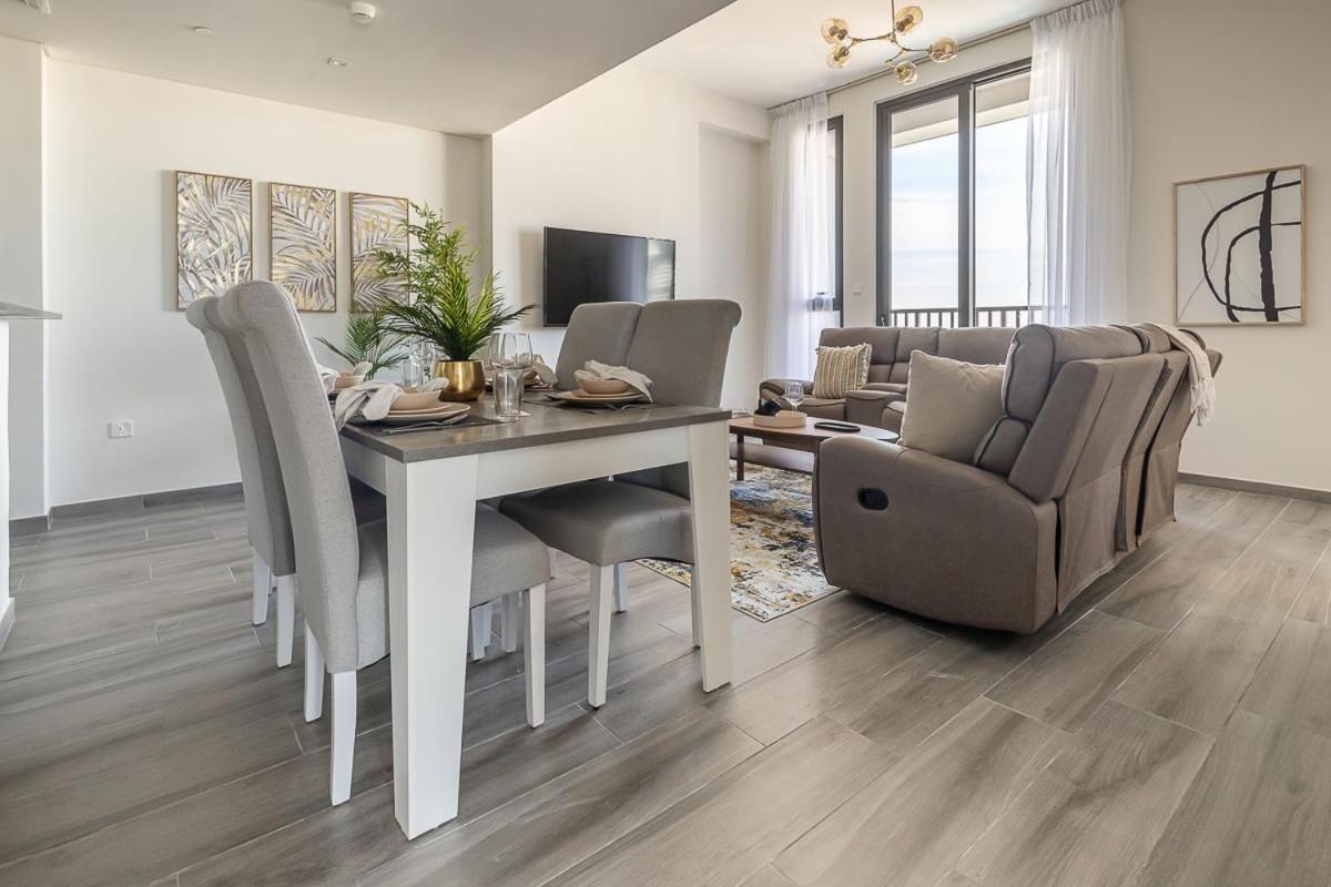 Frank Porter - Noor 3 Midtown Apartment Dubai